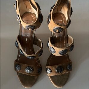 DV by Dolce Vita Tan Sandals with Black Accents